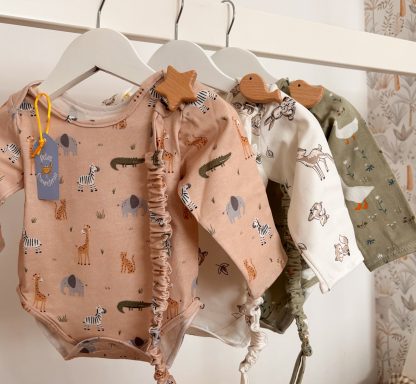 Conjunto body bebé recién nacido Conjuntos de bodies de bebé con estampados de animales en tonos suaves.